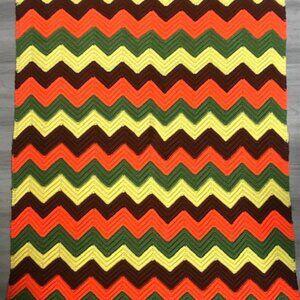 MID-MOD GRANNY THROW BRIGHT CHEVRON ZIG-ZAG STRIPES CROCHETED AFGHAN- 42x67